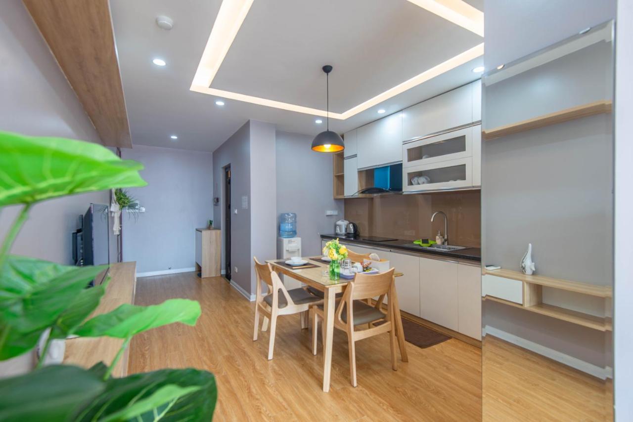 هانوي 22Housing Hotel & Residence 81 Linh Lang المظهر الخارجي الصورة