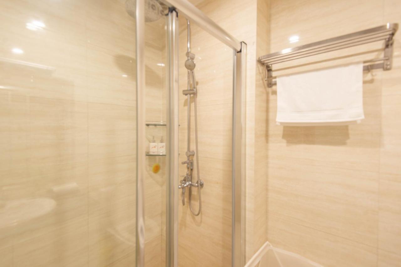 هانوي 22Housing Hotel & Residence 81 Linh Lang المظهر الخارجي الصورة