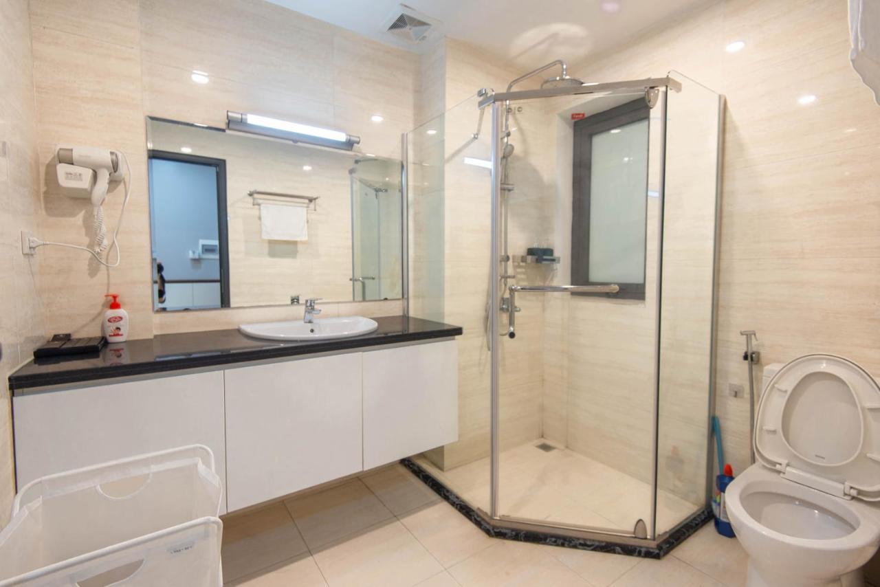 هانوي 22Housing Hotel & Residence 81 Linh Lang المظهر الخارجي الصورة